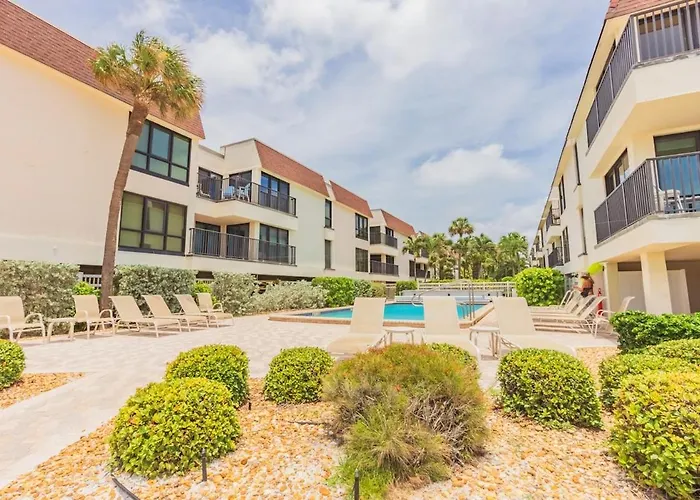 Breezy Beachside Views! Heated Pool & Pickleball!